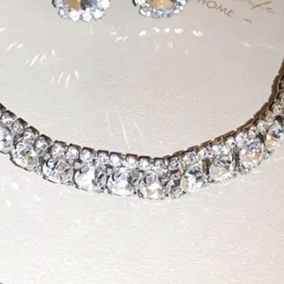 Cubic Zirconia Necklace & Earrings Set 14-18” Adjustable Necklace Elegant Fancy - Picture 3 of 3